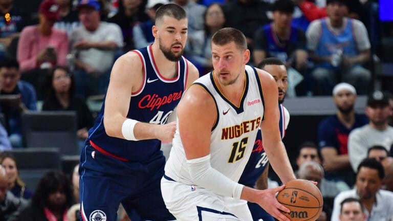 Nuggets’ Nikola Jokić becomes a balistic trainer assistant during the game 3 games
