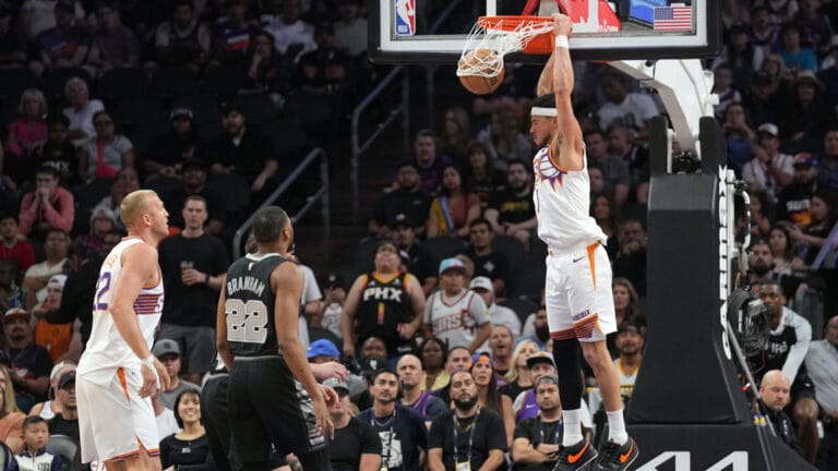 Devin Booker remains “Foundation” Phoenix in the middle of an uncertain future