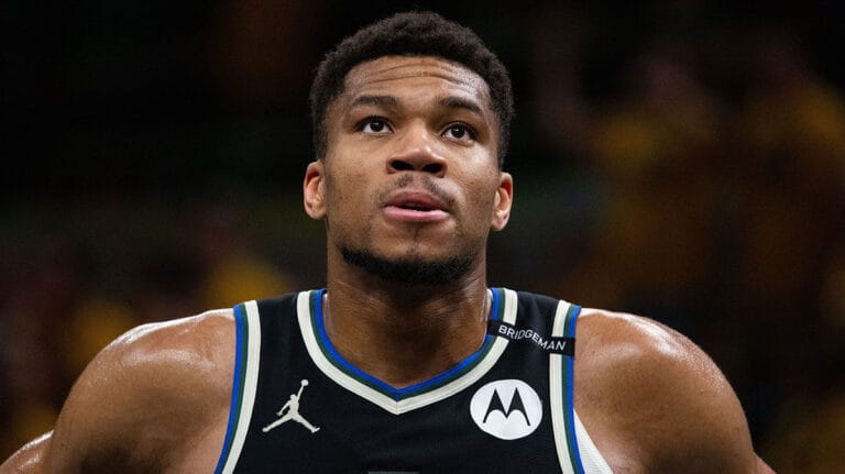 Giannis reflects on “disrespect” of the moment with Dad Tires Haliburton