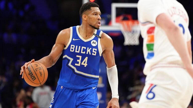 Giannis Antetokounpo’s Bonkers Stat Line in Bucks-76ers not seen in NBA history