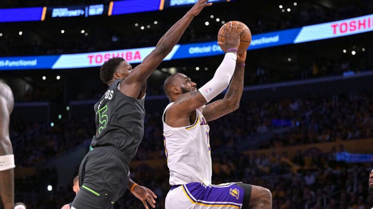 Izemlje Lakers Star LeBron James During Anthony Edwards poster goes viral