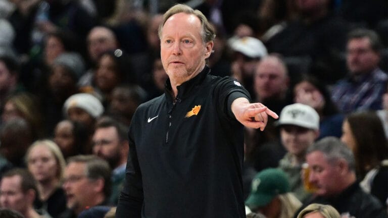 Suns’ Mike Budenholzer still catches the wanderers from the NBA player after the dismissal