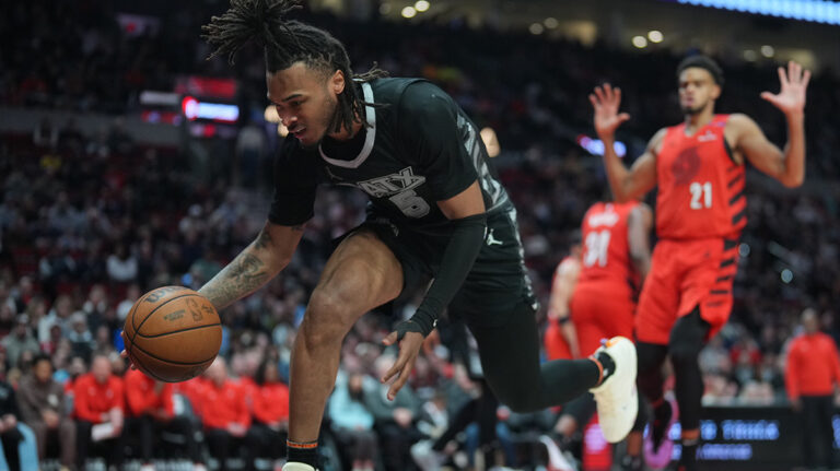 Clear demand Stephone Castle in the middle of the lost season