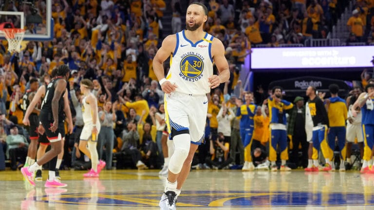 Warriors Stephen Curry Sparks Cothe Take Take Steve Kerr-A with masterpieces game 3