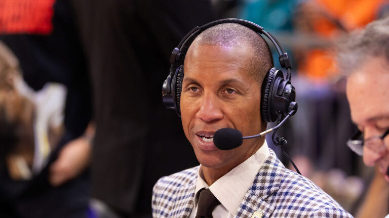 Stephen Jackson’s “malice in the Palace” Apoole Left Pacers Reggie Miller in tears