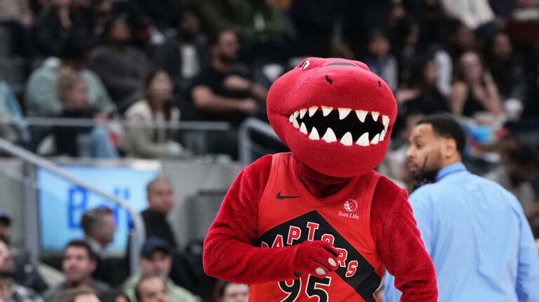 Raptors fan wins seasonal tickets with a crazy semi court
