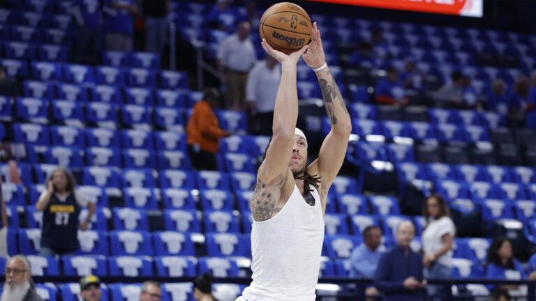 Aaron Gordon drops the F-bomb on ref