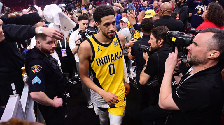 Tires Haliburton discovers a call in the entire team with Dad after the beating of the caves