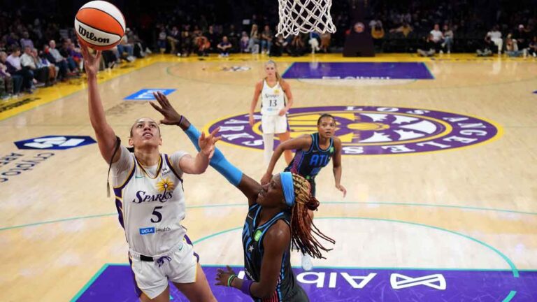 Entrance to Marica Hamibi on the identity of the team