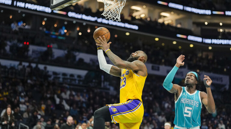 Mark Williams Trolls Lakeholders with 1 Emoji After Losing Brutal Game