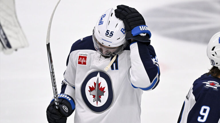 Fans Unite for a strong move after Father Mark Scheifele dies