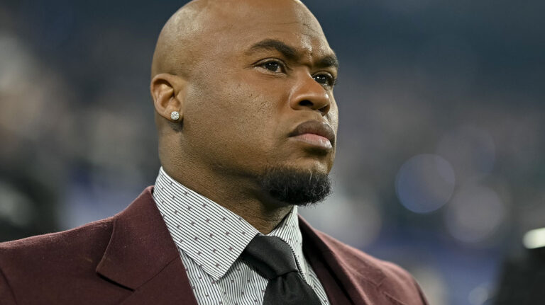 Steve Smith in warm water after $ 100,000 lawsuit