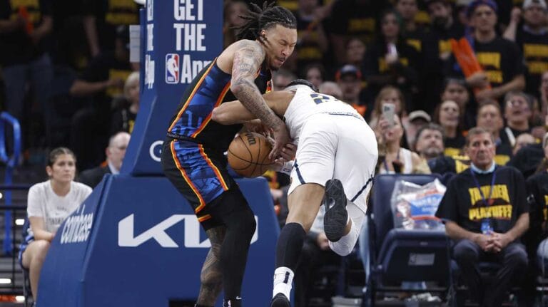 Mark DaigneaULT showers Jailin Williams with praise after games 2