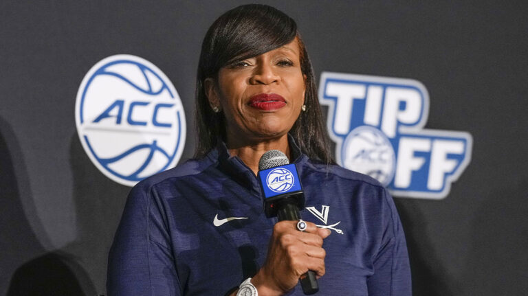 4-time Champ Tina Thompson looks courtrooms in Aces vs.