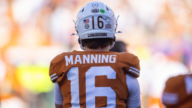 Steve Steve Sarkisian entrance Arch Manning