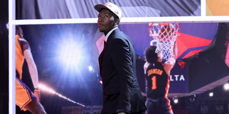 Derik Queen sends a warning in the middle of criticism