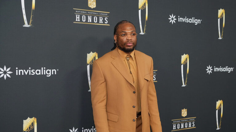 Adam Sandler accepts the film Derrick Henry