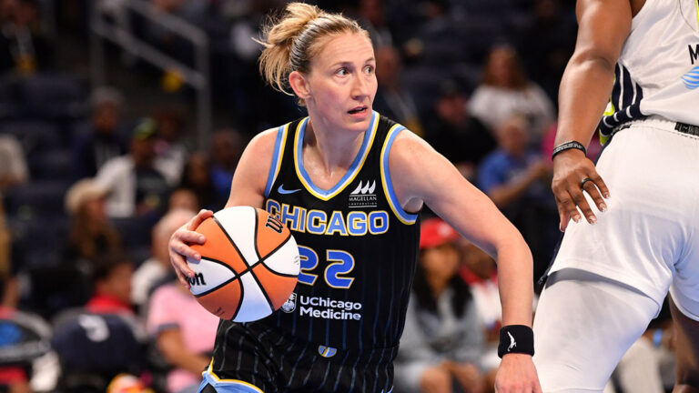 Courtney Vanderloot turned off against fever with injury