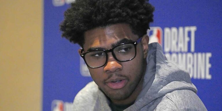 Orlando chooses former son players in the NBA draft