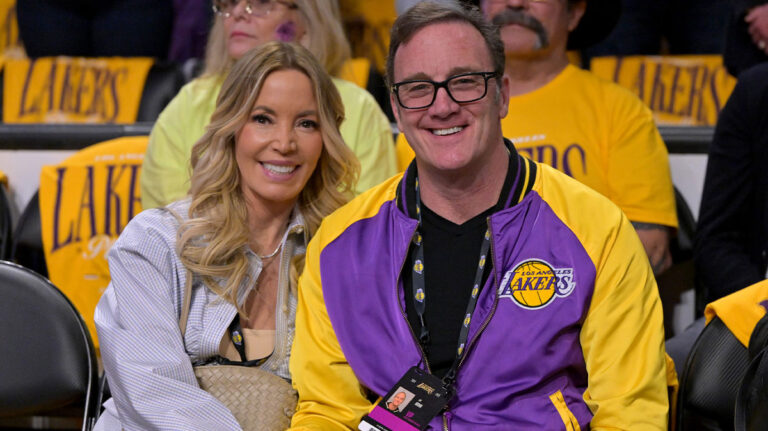 Why is the sale of Jeanie Bussa different from Mark Kuban and Mavericks