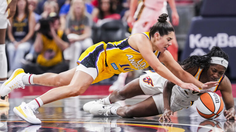 4 words input Kelsey Plum after La Snaps lost track