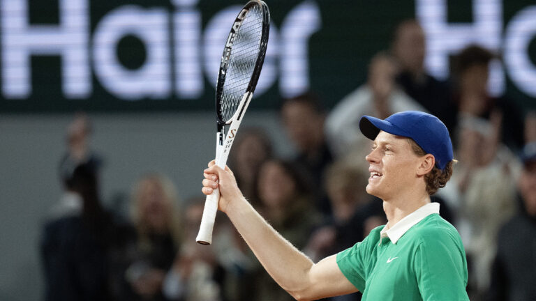 Tennis fans buzz after Jannik sinner sets electric finals