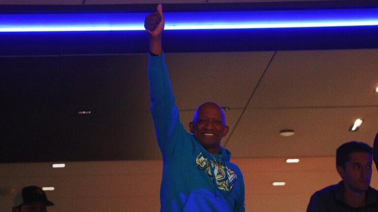 Tires’ Haliburton calls “Funny Commentary” with a father’s environment