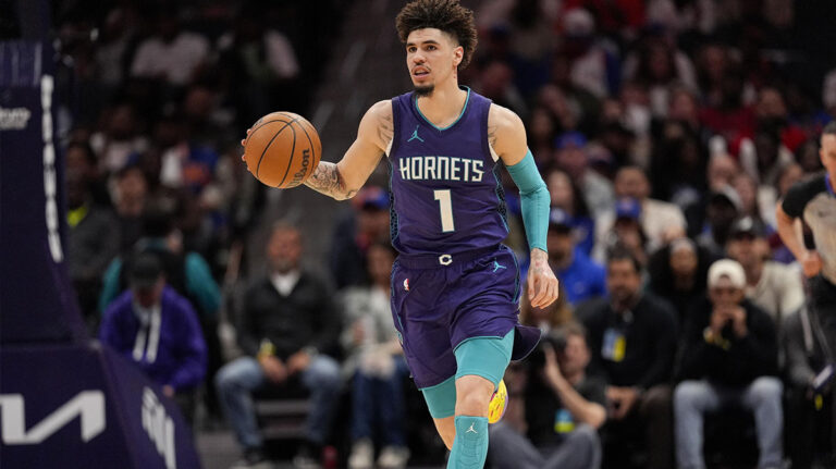 The key teammate with a lamella is subjected to operational shoulder operation