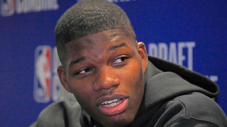 Groma, Spurs associated with growing draft star