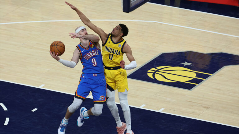 Alex Caruso Bounce with Historical Igra 4 Performance vs. Pacens