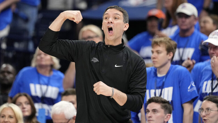 Mark DaigneaULT on dealing with the pressure of PeGregor in the game 4