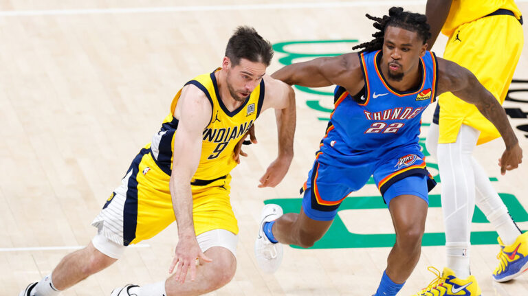 TJ McConnell’s Insane 12-dots 3. Quarter Quarter in the game 7 vs. Thunder