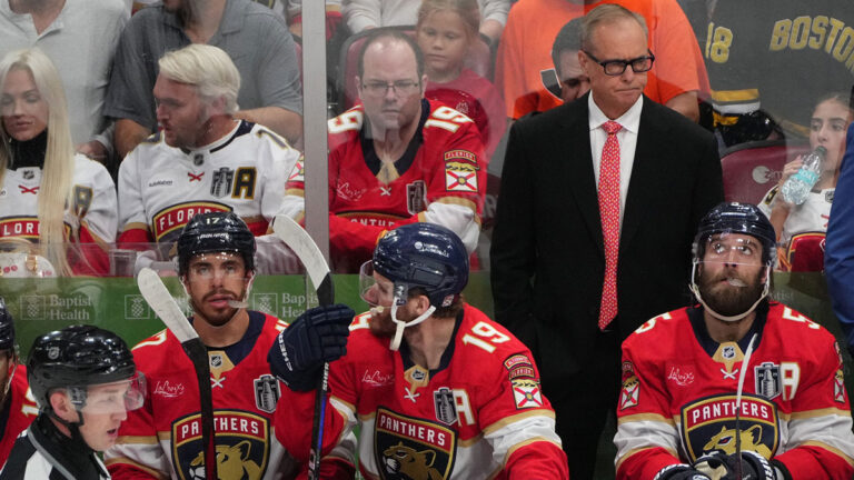 Paul Maurice turns off the transmission effect from the games 3 blows