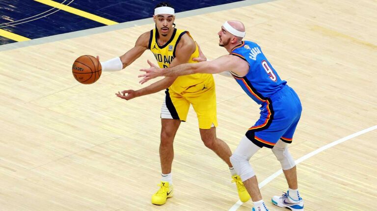 Alex Caruso hit a low point in the game 3 loss to peigree