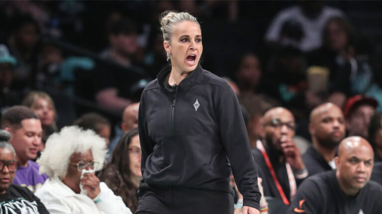 Becky Hammon makes a dull reception on the identity of LV
