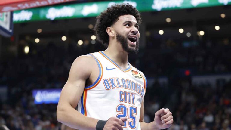 The fans are upset on the leisurers to journalists because of the “embarrassing” interview