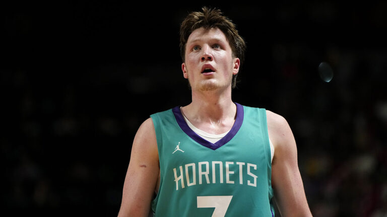 Kon Knueppel comes out in a summer league game with head injury