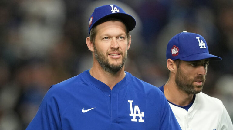 Magic Johnson celebrates Clayton Kershaw’s 3,000.