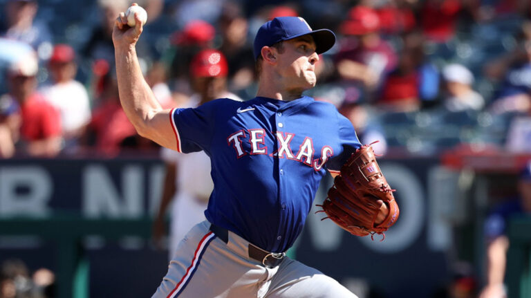 Philadelphia signs former reliever All-Star David Robertson