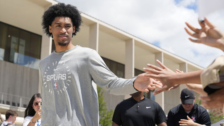 When will Dylan Harper make debut in the summer league?