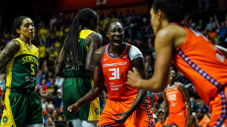 Tina Charles becomes 2. A player who has ever hit an amazing point milestone