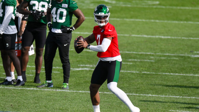 If the Justin fields could return to the practice after the injury is frightened