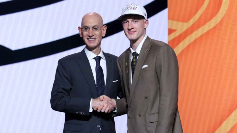 Cheerleaders who love Kasparas Jacucucians’ Summer League Rebound