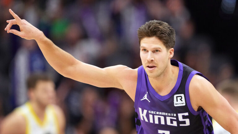 Sacramento is signing Doug McDermott to $ 3.6m contract