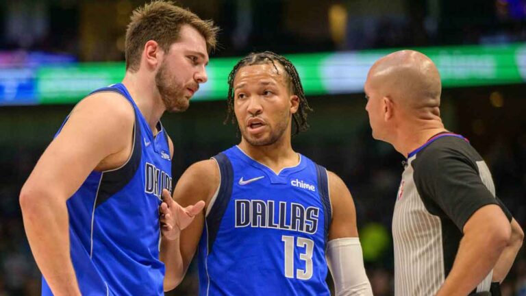 Luka Dončić shows love of Jalen Brunson during the Iankees visit