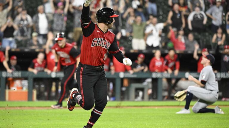 Mike Tauchman goes off the guardian with a swinging bunt