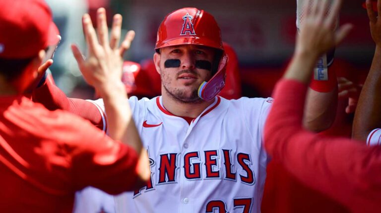 Mike Trout closer to history with 2-Run Blast vs. Diamondbacks