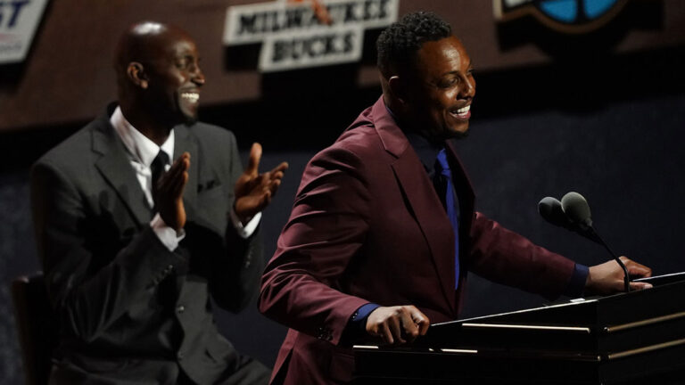 Paul Pierce reacts to “Point” Kevin Garnett “on tears of tears