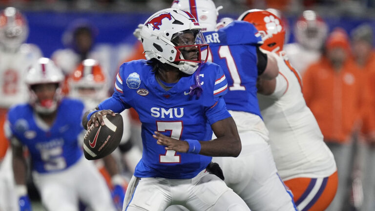 Kevin Jennings hit with the “winning mark Rhett Lashlee