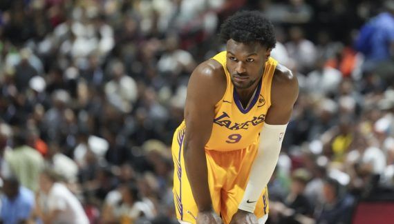 In Lakeholders, Bronny James is still looking for her place, and his leuxersonism, Bronny James still seek his place and his self-confidence